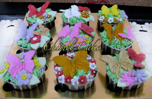 Read more about the article Butterfly, Piano and Princess Cupcakes