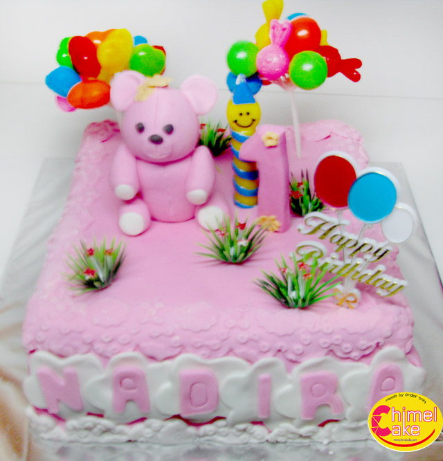 Read more about the article Pink Teddy Bear Birthday Cake’s Nadira