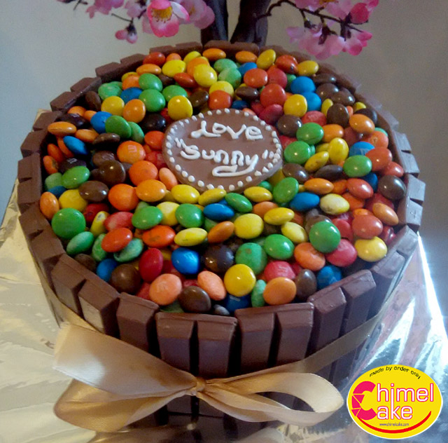 Read more about the article Kit Kat Birthday Cake